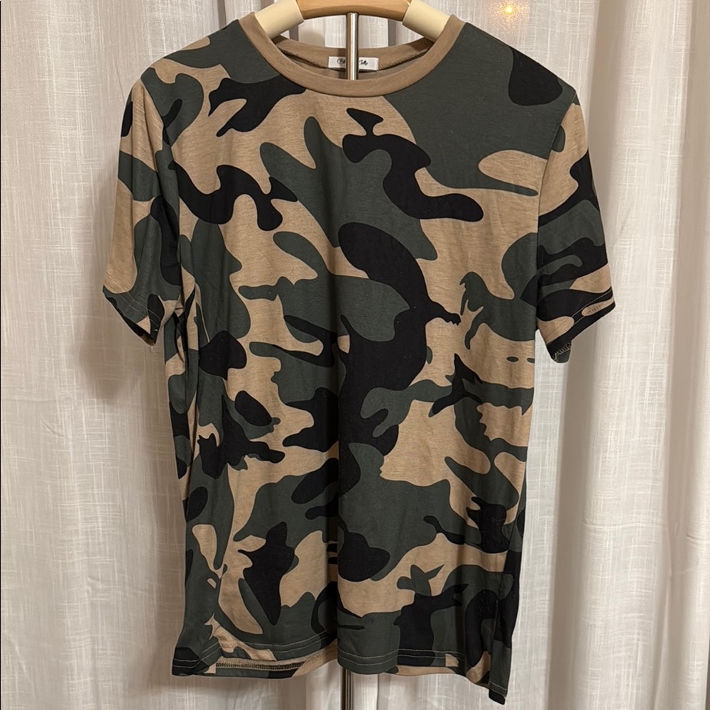 Green and Black Camouflage Short Sleeve Tee